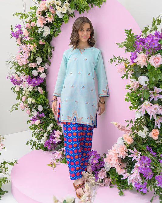 teen fashion  A graceful choice for every festive moment