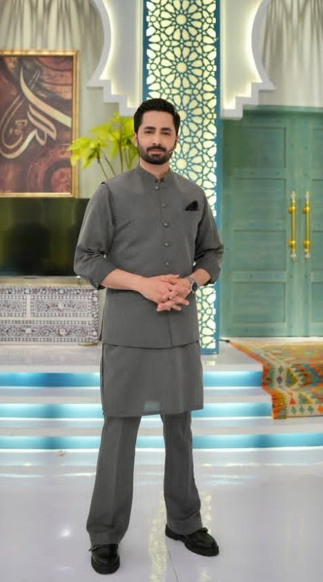 Men’s Ethnic Wear, Designer Shalwar Kameez, Men’s Waistcoat, Traditional Pakistani Men’s Fashion, Groom’s Wear, Festive Men’s Clothing.